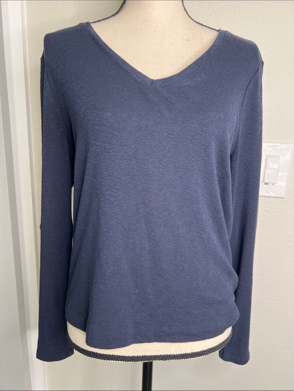 Marled V-Neck Long Sleeve Lightweight Knit Top - Navy